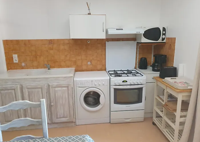 Les Des Cauffours * Castels